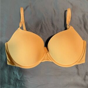 SKIMS Molded T-Shirt push-up Bra